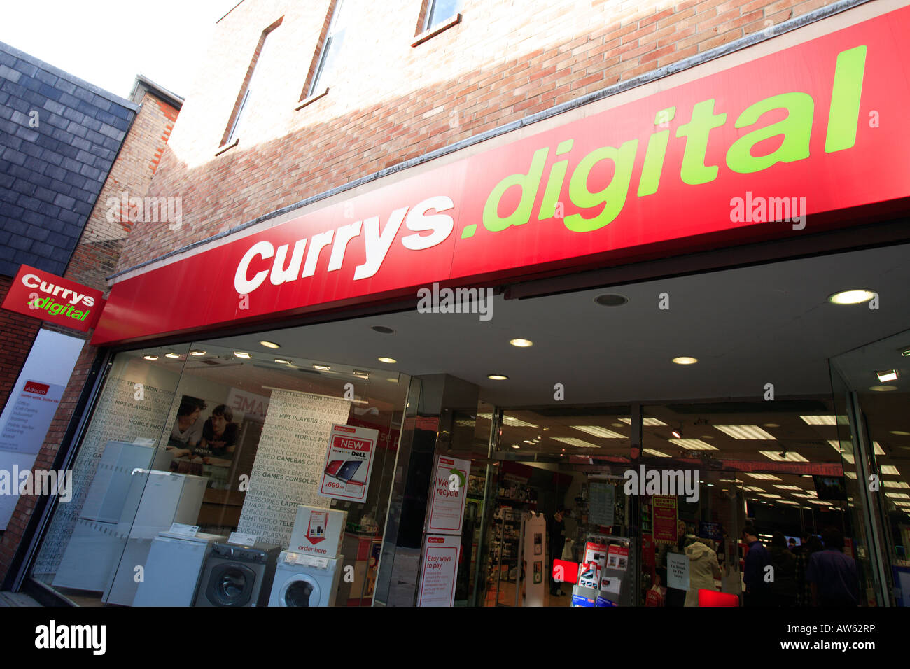 united kingdom essex colchester an exterior of currys store Stock Photo