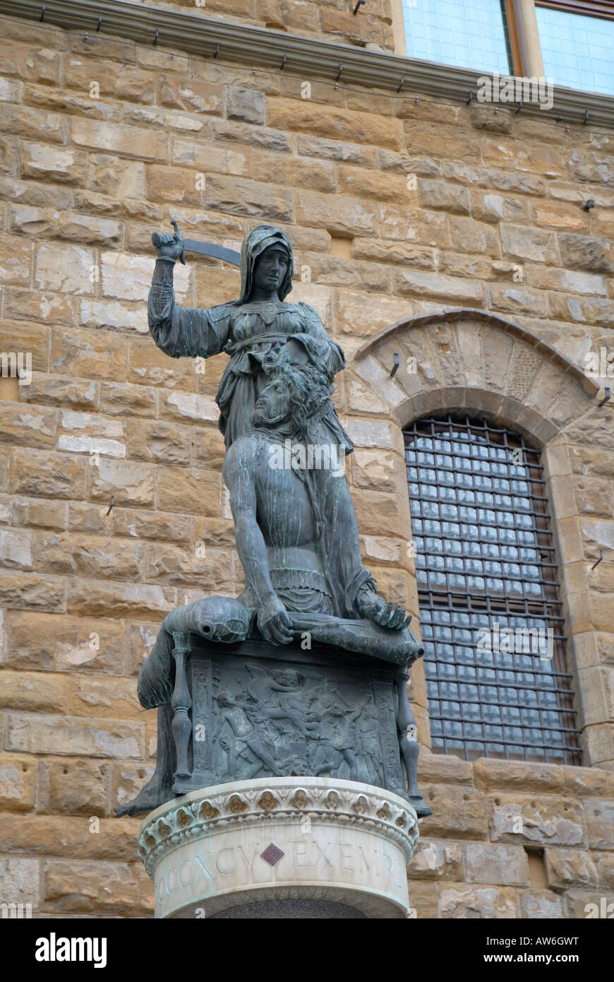 Statue of Judith and Holofernes by Donatello in Piazza della Signoria,  Florence Italy Stock Photo - Alamy