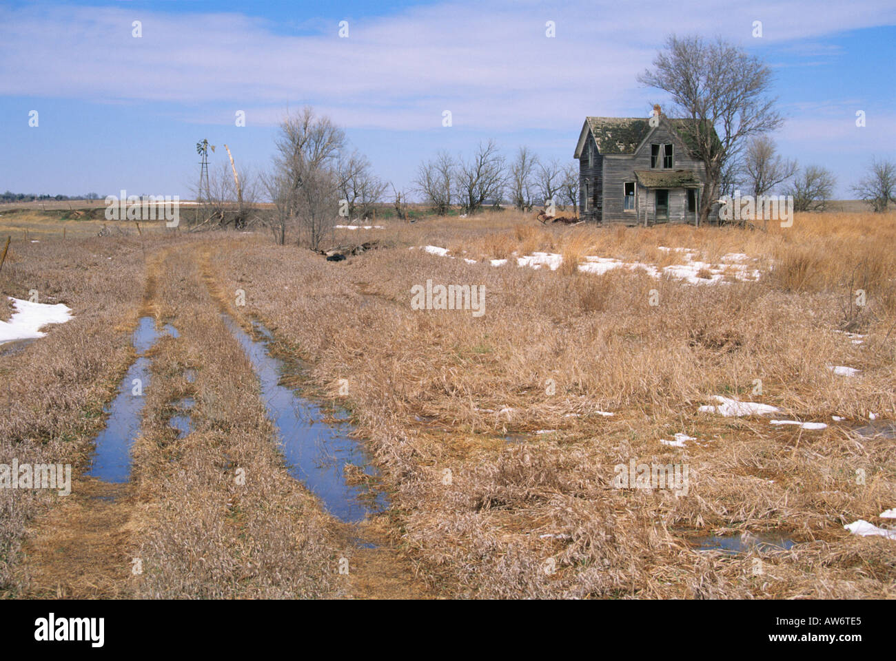 An abandoned farm house in McPherson County, Kansas Stock Photo Alamy