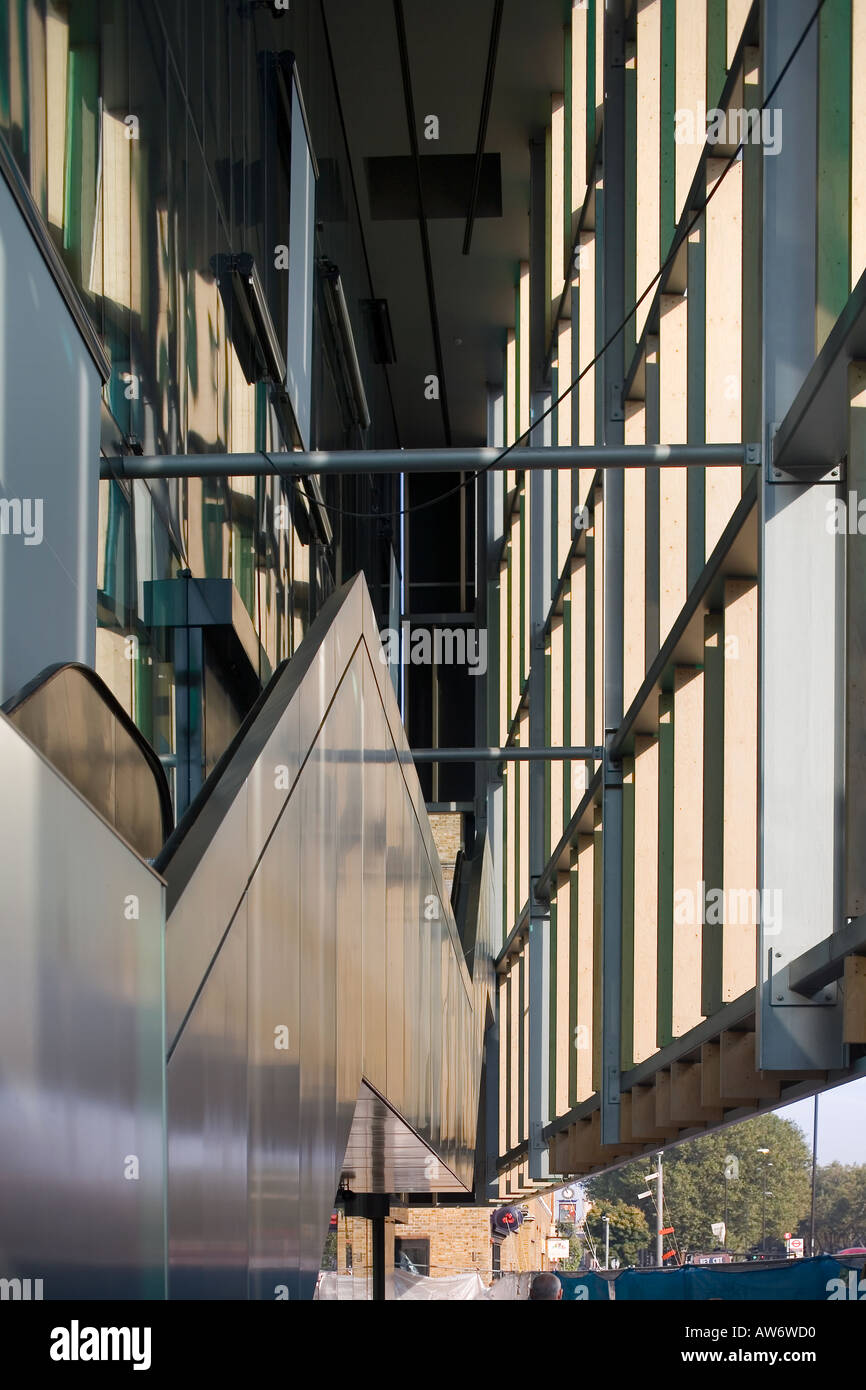 Idea Store, Whitechapel, London, 2005. Entrance under Whitechapel Road facade . Architect: Adjaye/Associates Stock Photo