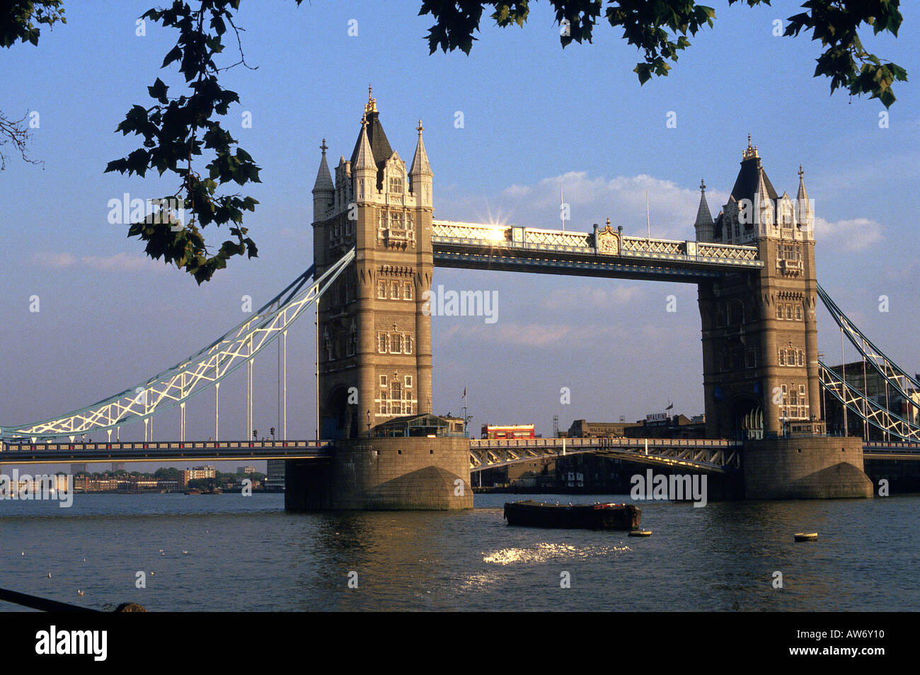 TOWER BRIDGE, London. Photo Tony Gale Stock Photo
