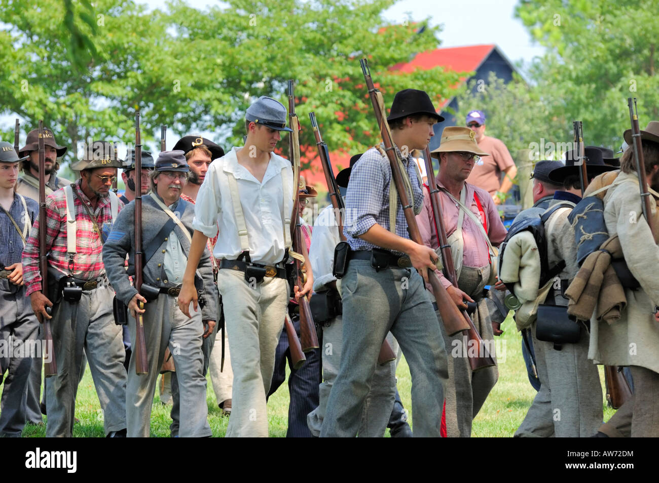 Confederate soldiers marching in formation Stock Photo