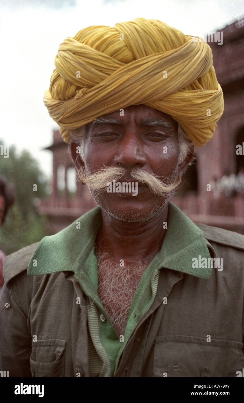 Indian man wearing turban hi-res stock photography and images - Alamy