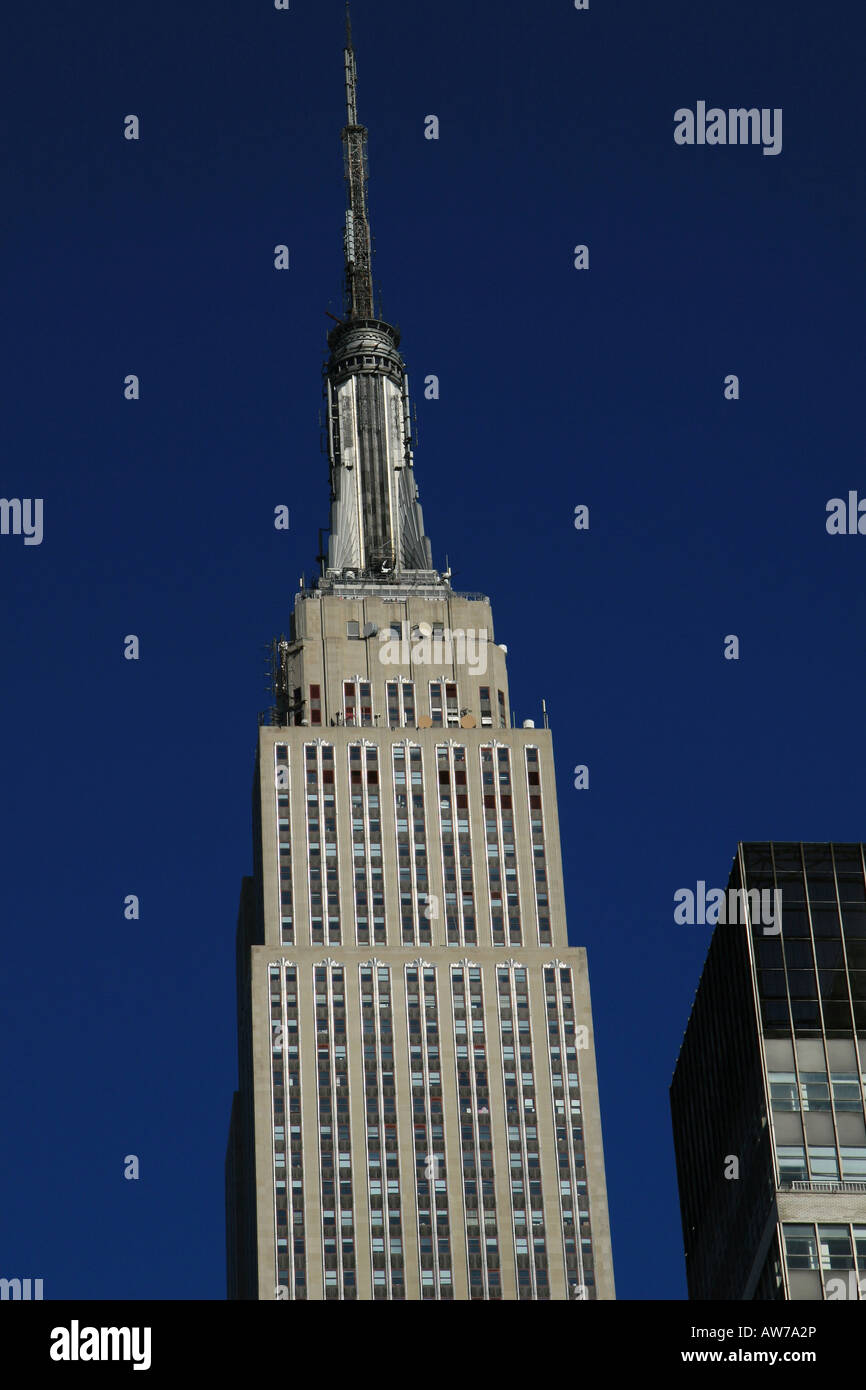 Empire state building king kong hi-res stock photography and