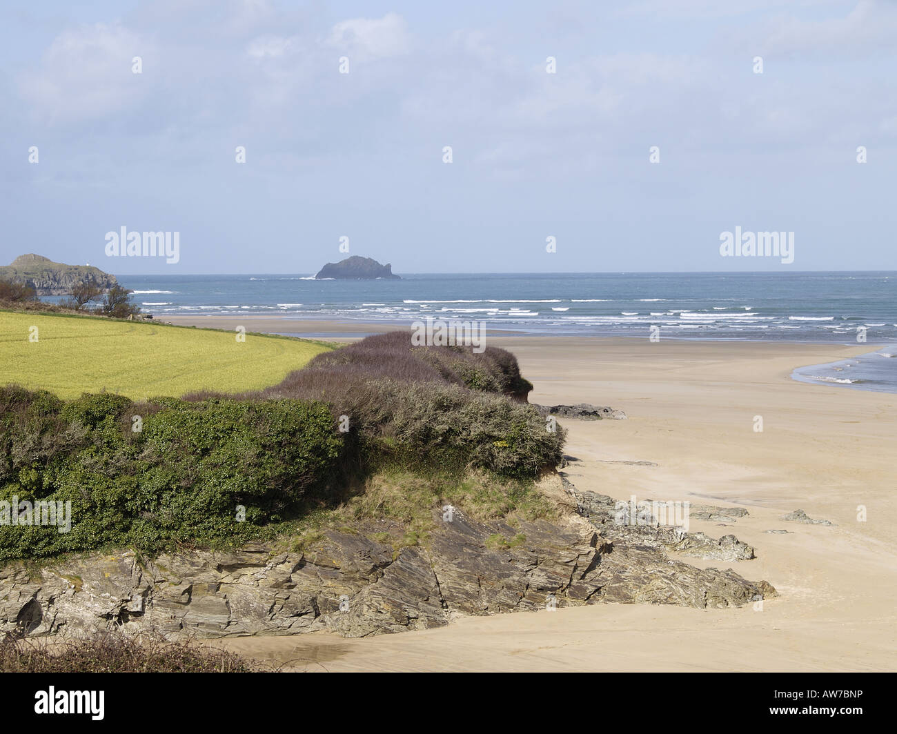 Beach at Harbour Cove, Padstow Bay,Cornwall at low tide Stock Photo Alamy