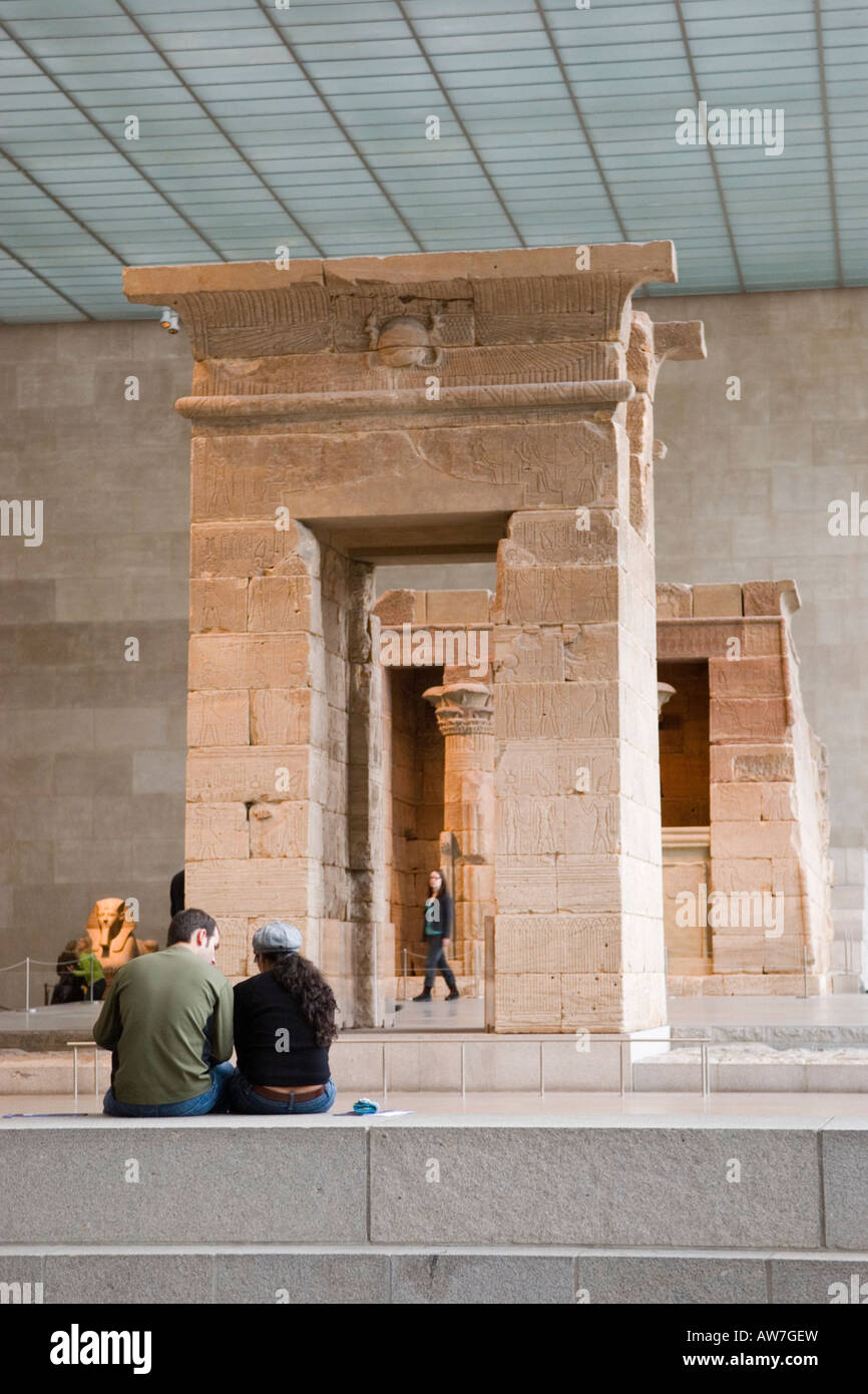 The Temple of Dendur at the Egyptian Wing of the Metropolitan Museum of ...