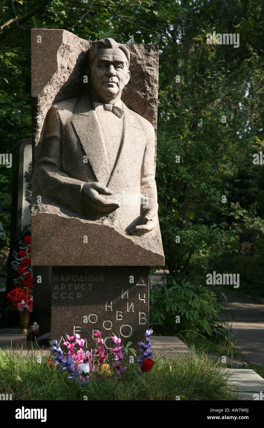 Grave of the famous Soviet singer Leonid Utesov at the Novodevichy Cemetery in Moscow, Russia Stock Photo
