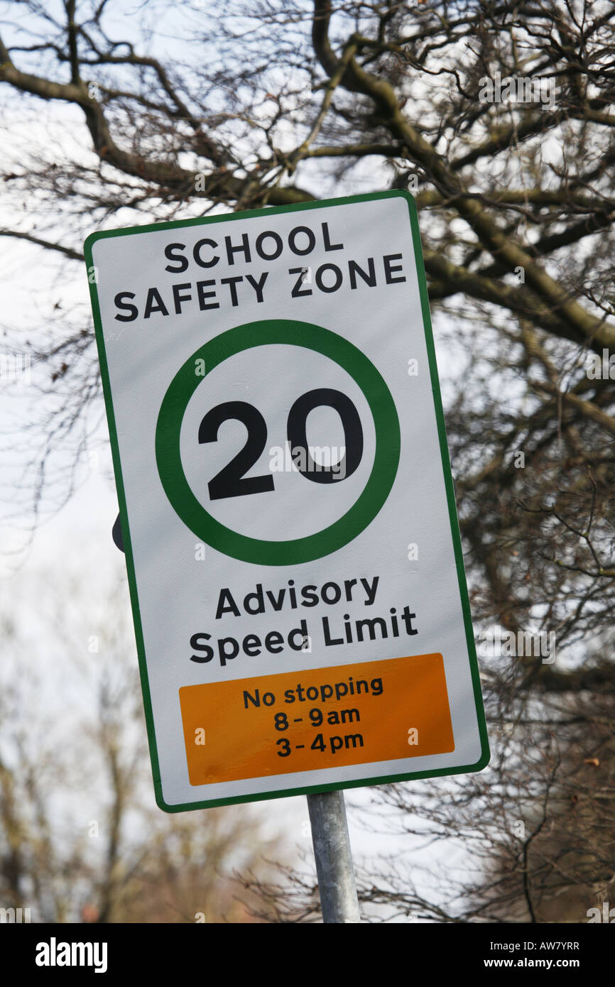 Advisory Speed Limit Sign warning of a nearby school Stock Photo
