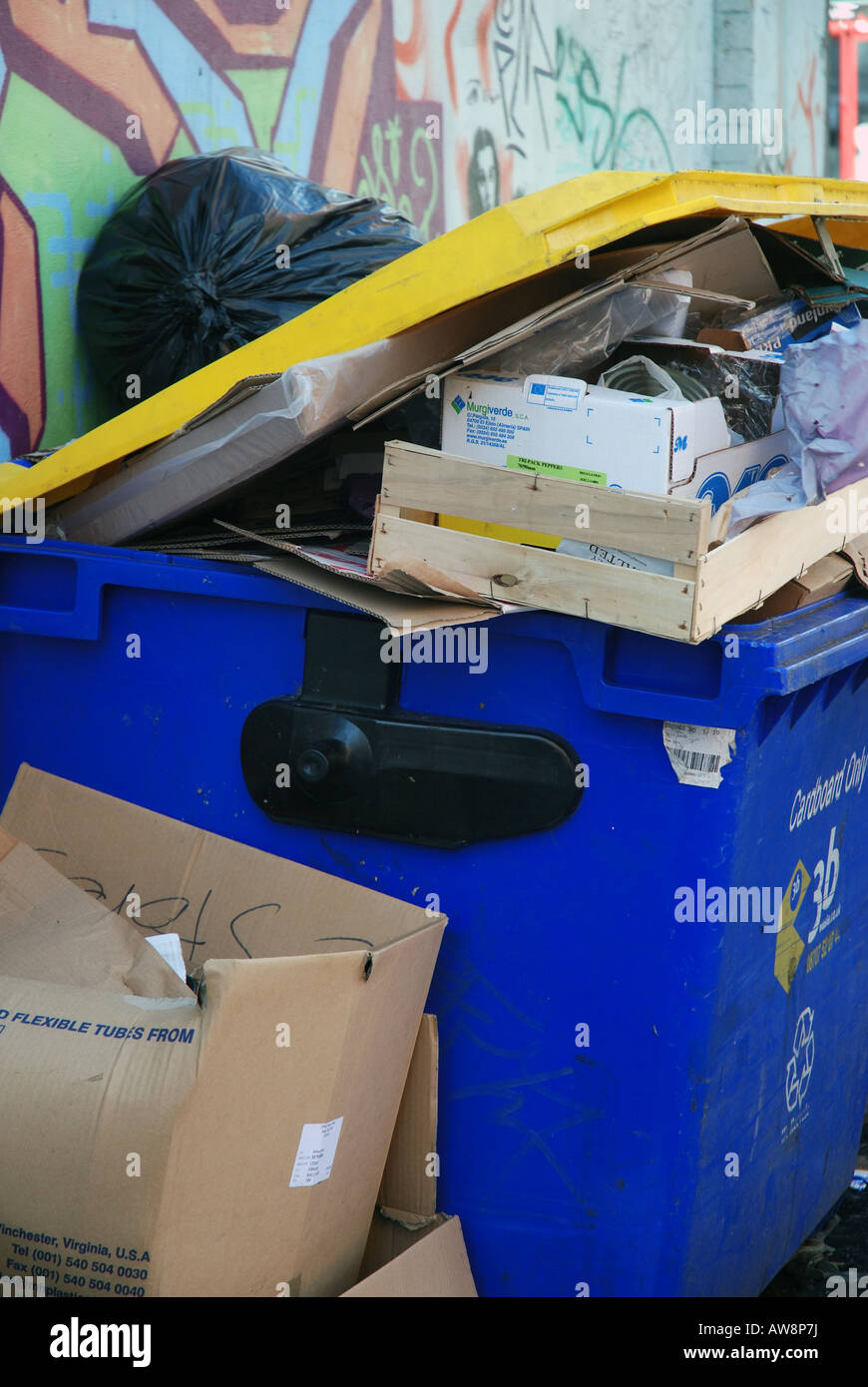 Blue bin hi-res stock photography and images - Alamy
