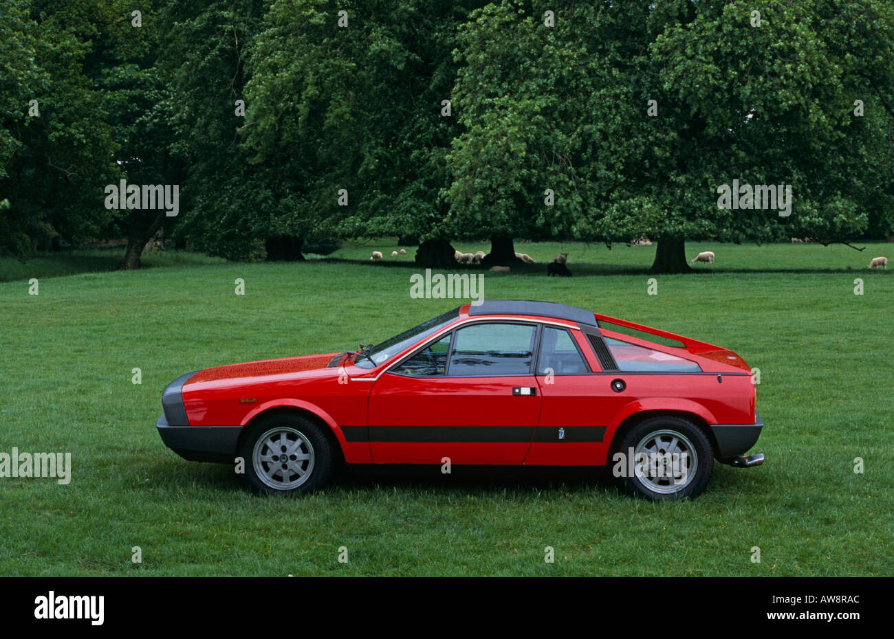 LANCIA BETA MONTECARLO GR.5 53 PATRESE/CHEEVER 6H DE SILVERSTONE 1980