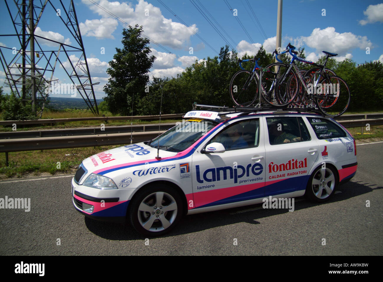 tour de France racing on Blue Bell Hill, Kent, England Stock Photo Alamy