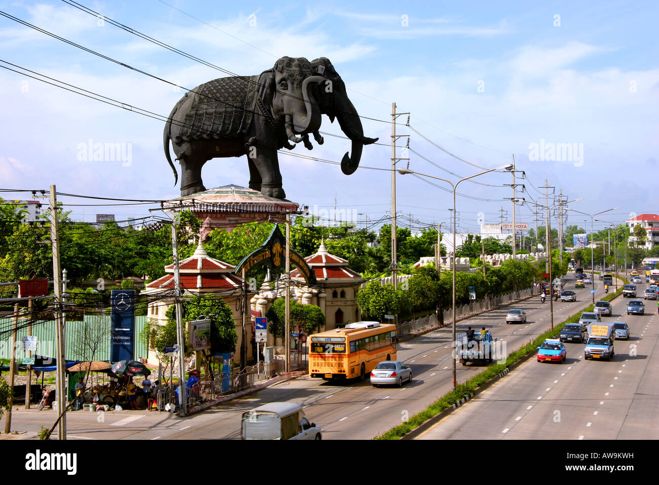 Giant 3headed elephant statue, near Bangkok, Thailand Stock Photo Alamy