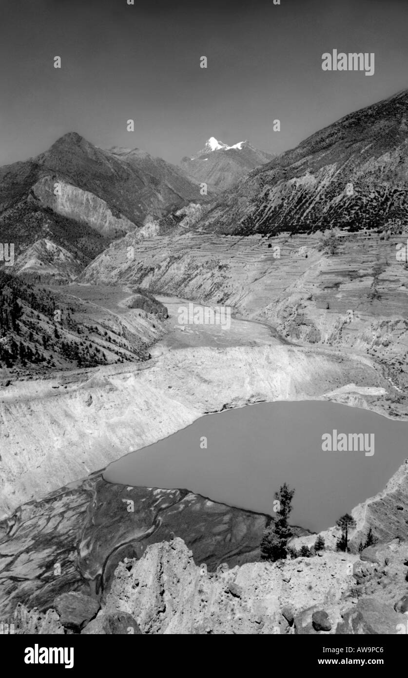 Himalayas peaks range blue sky Black and White Stock Photos & Images ...