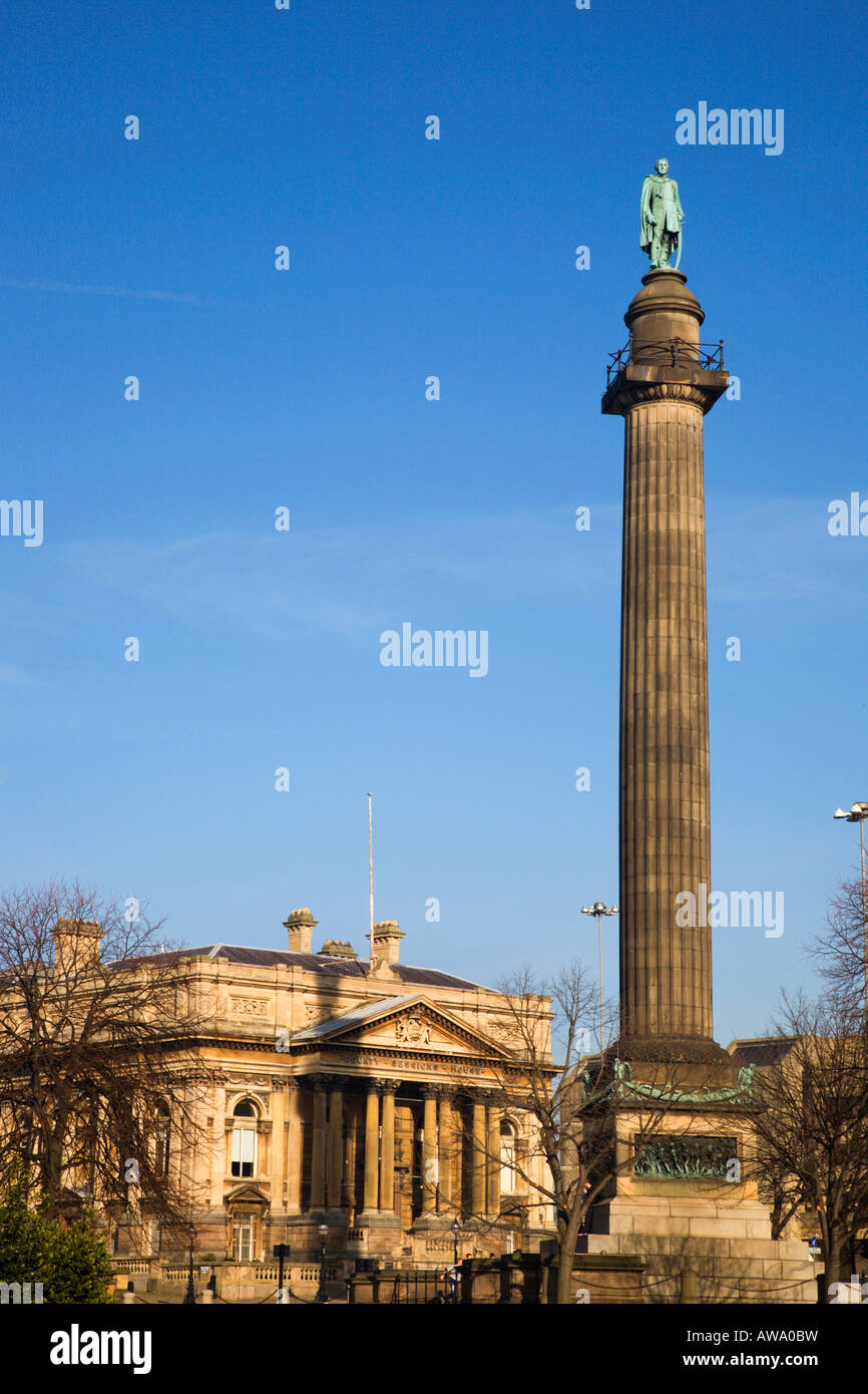 Wellington Column In William Brown Street Liverpool Merseyside England Stock Photo Alamy