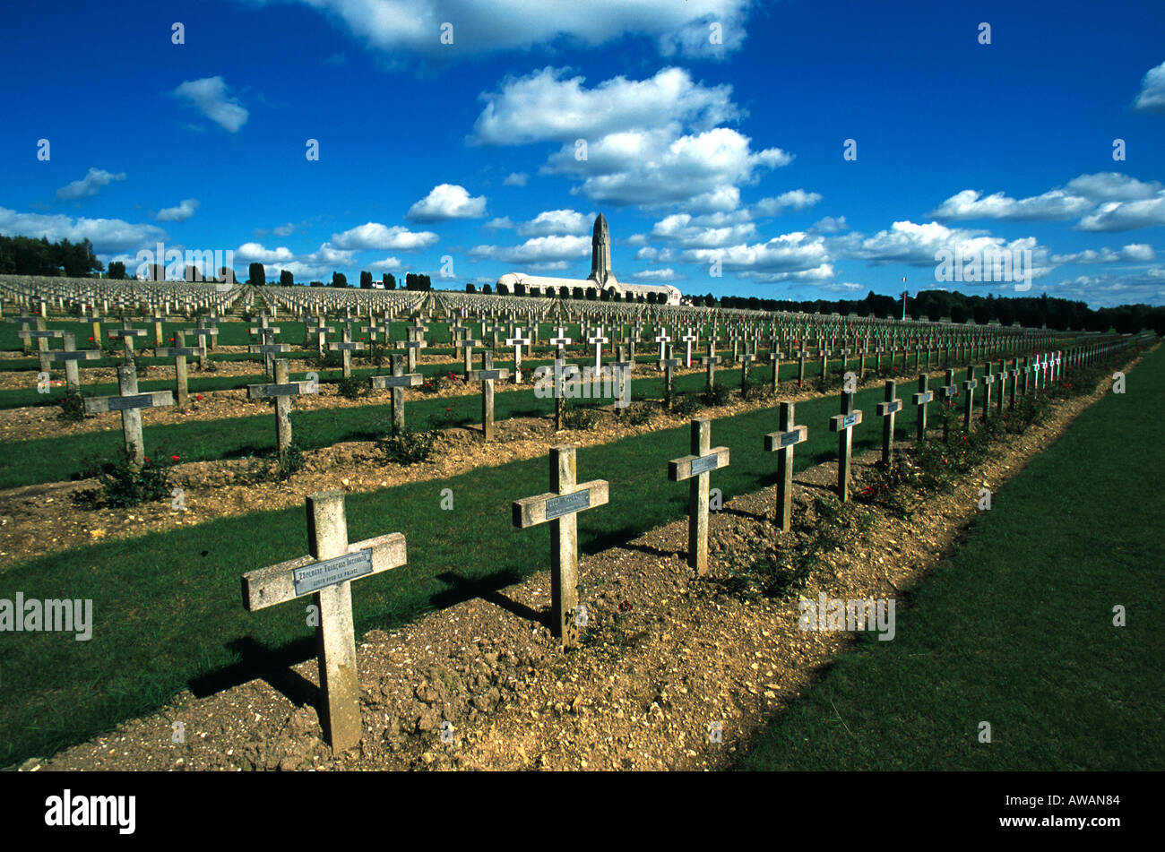 THE OSSUAIRE du DOUAMONT WHERE FRENCH WW1 WAR DEAD FROM THE BATTLE OF VERDUN ARE BURIED Stock Photo