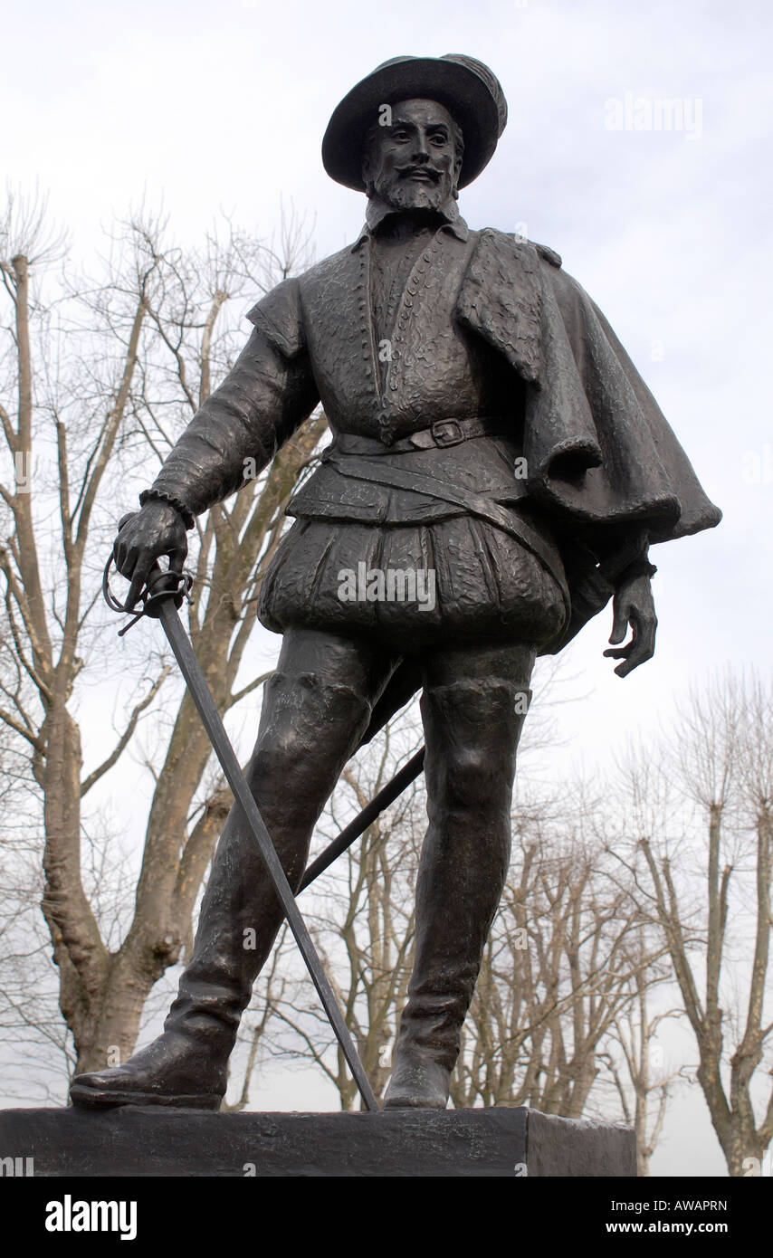 Statue of Sir Walter Raleigh or Ralegh at Greenwich on the south bank of the River Thames, London. Stock Photo