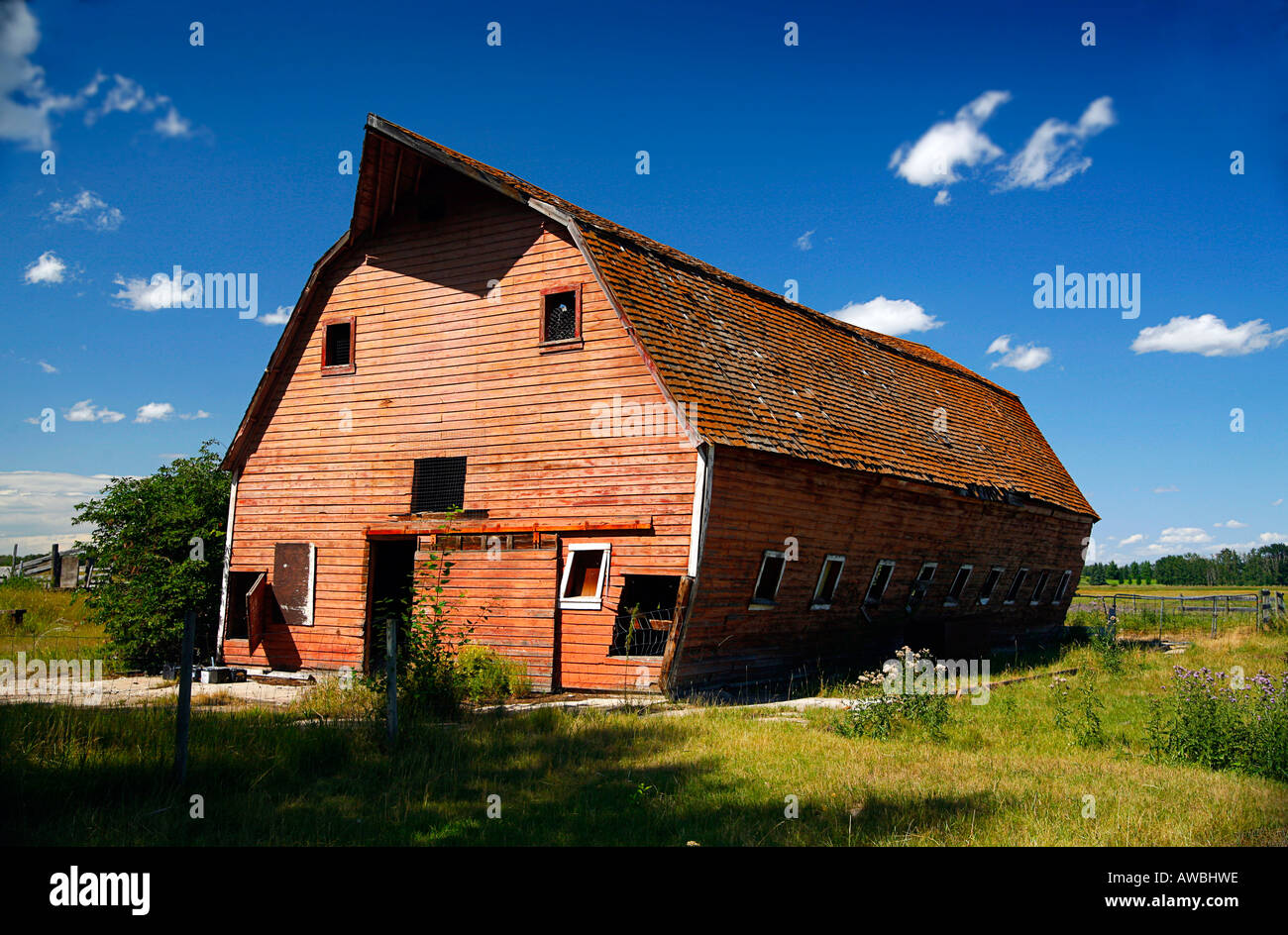 Two story barn hires stock photography and images Alamy