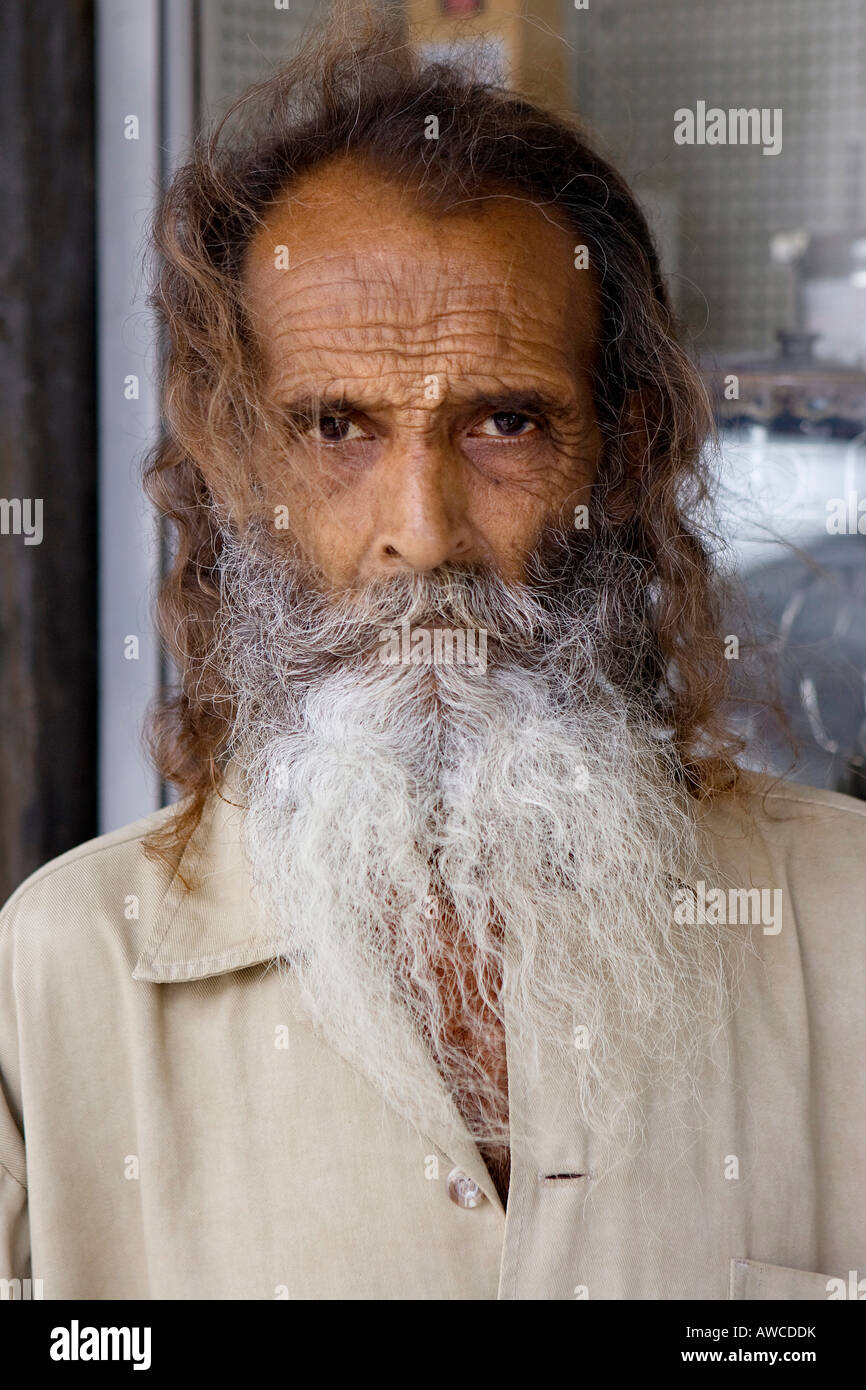 Old man face portrait hi-res stock photography and images - Alamy