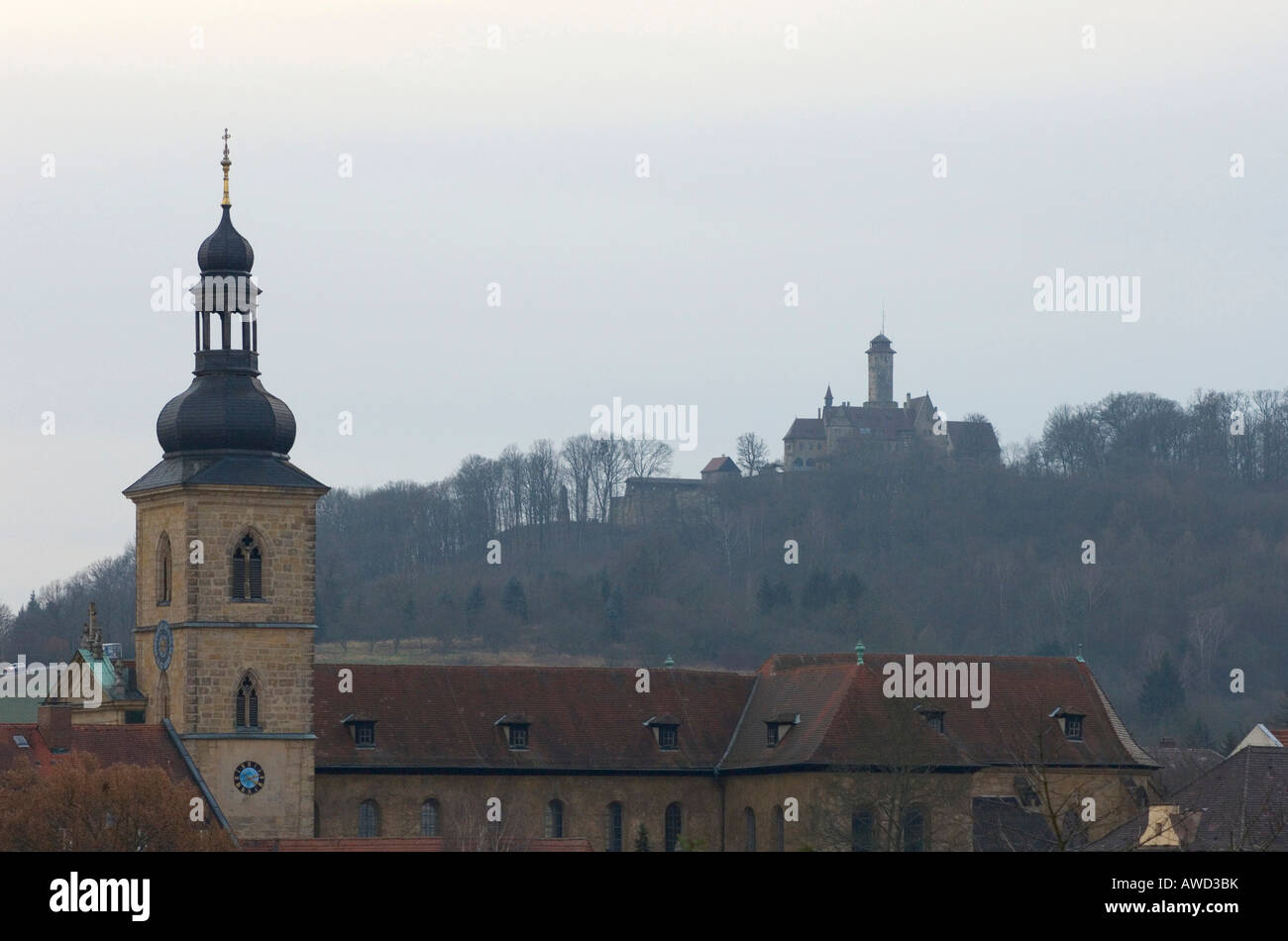 Jakobskirche (St. Jacob's Church) with Altenburg Castle in the background, Bamberg, Upper Franconia, Bavaria, Germany, Europe Stock Photo