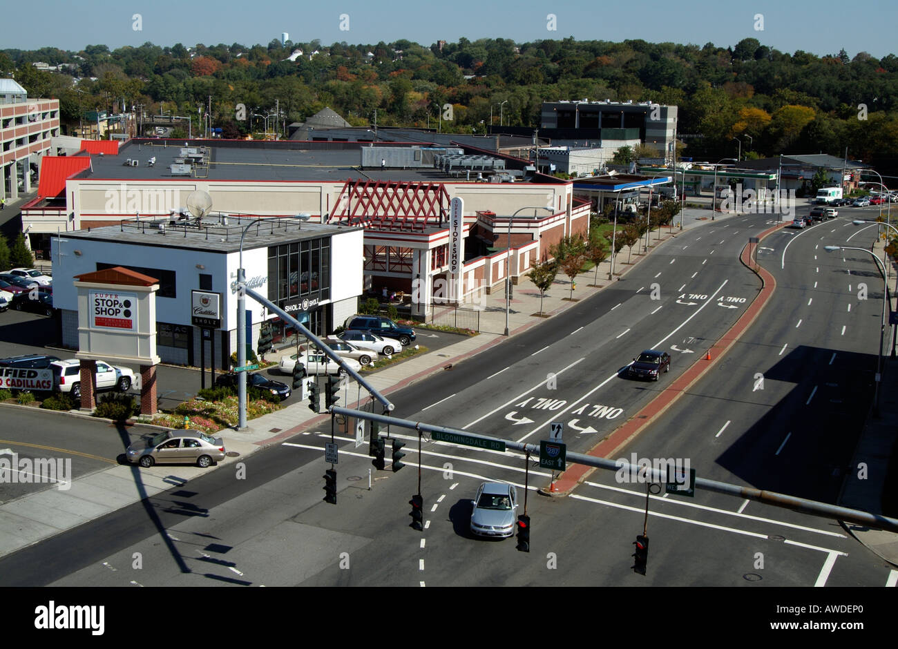 shopping precinct in White Plains New York USA Stock Photo Alamy