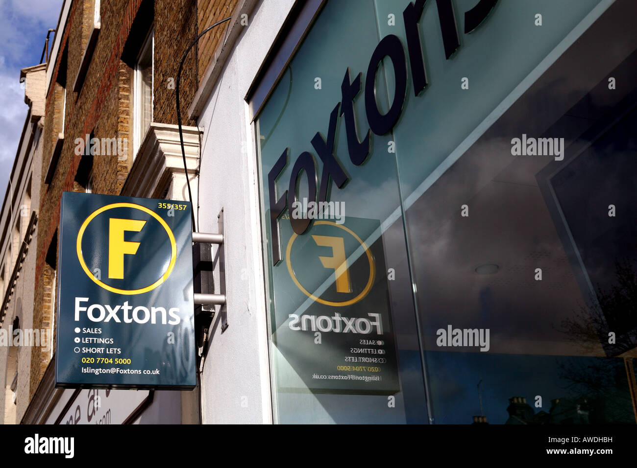 Foxtons estate agents property hires stock photography and images Alamy