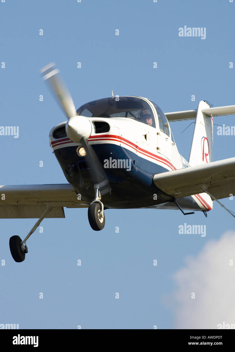 Light aircraft coming in to land Stock Photo - Alamy