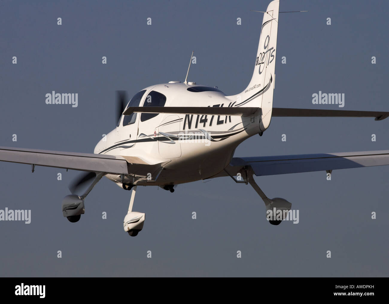 Light aircraft coming in to land Stock Photo - Alamy