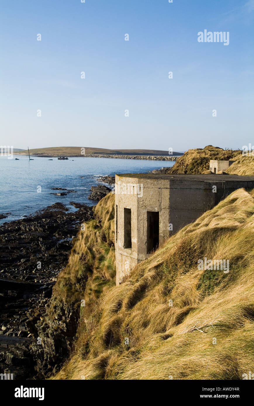 dh  LAMB HOLM ORKNEY Coastal denfence gun emplacements guarding Churchill barriers military defence coast scapa flow world war 2 Stock Photo