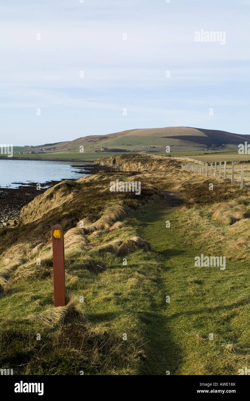 dh Breckness ORPHIR ORKNEY Coastal public footpath walking post sign path isolated Stock Photo