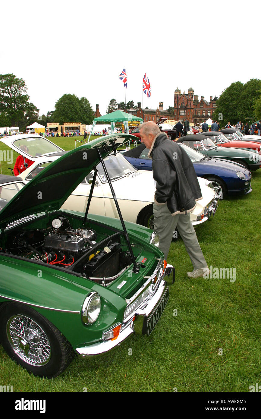 England Cheshire Macclesfield Capesthorne Hall Car Rally MG Cars Stock Photo