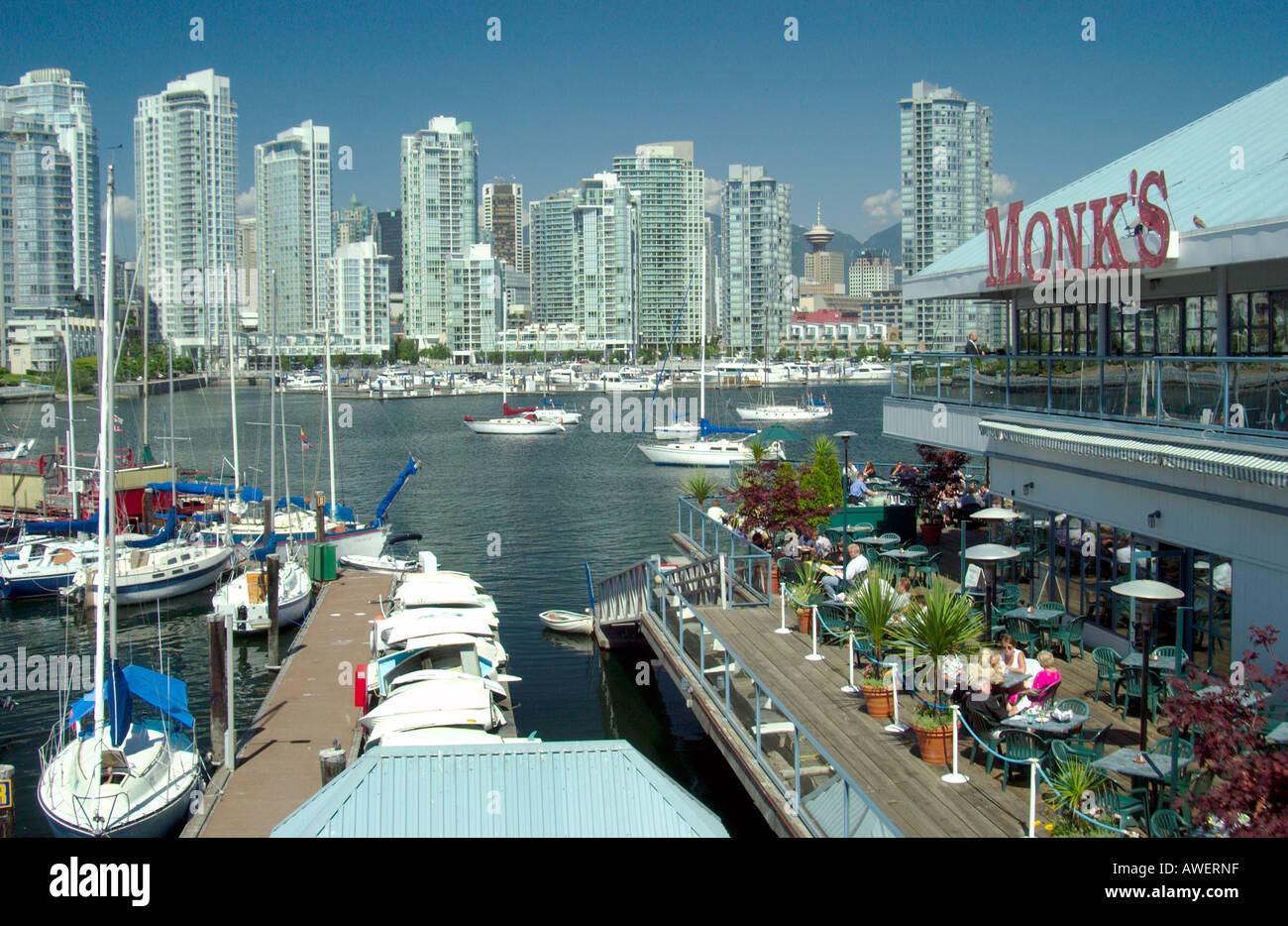 Vancouver city skyline waterfront hi-res stock photography and images ...