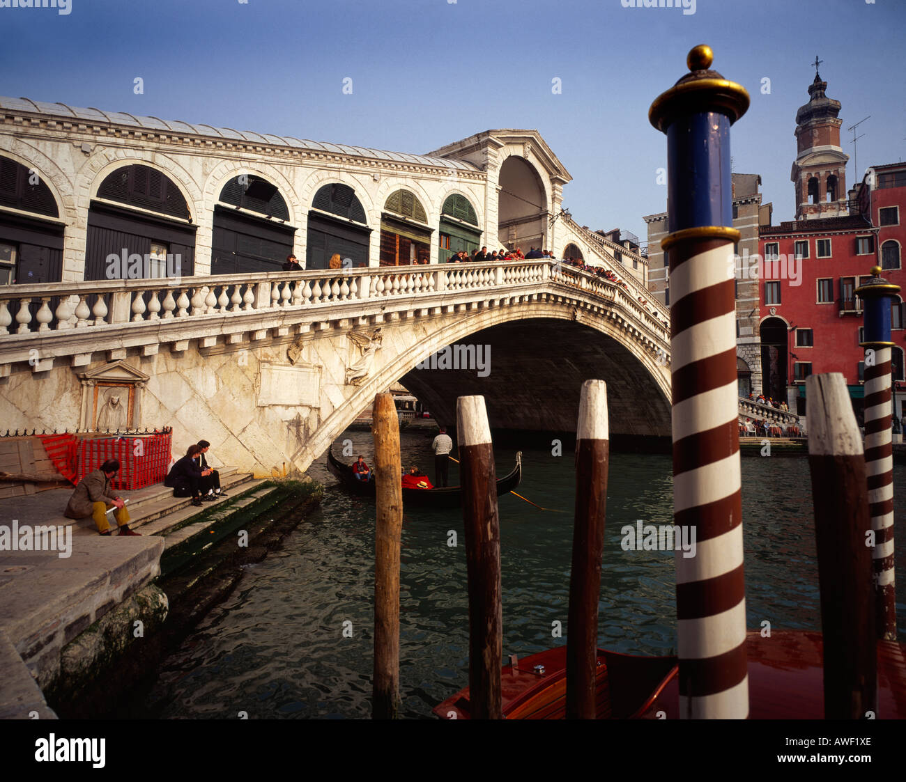 The Rialto bridge over the Grand Canal in Venice Stock Photo - Alamy