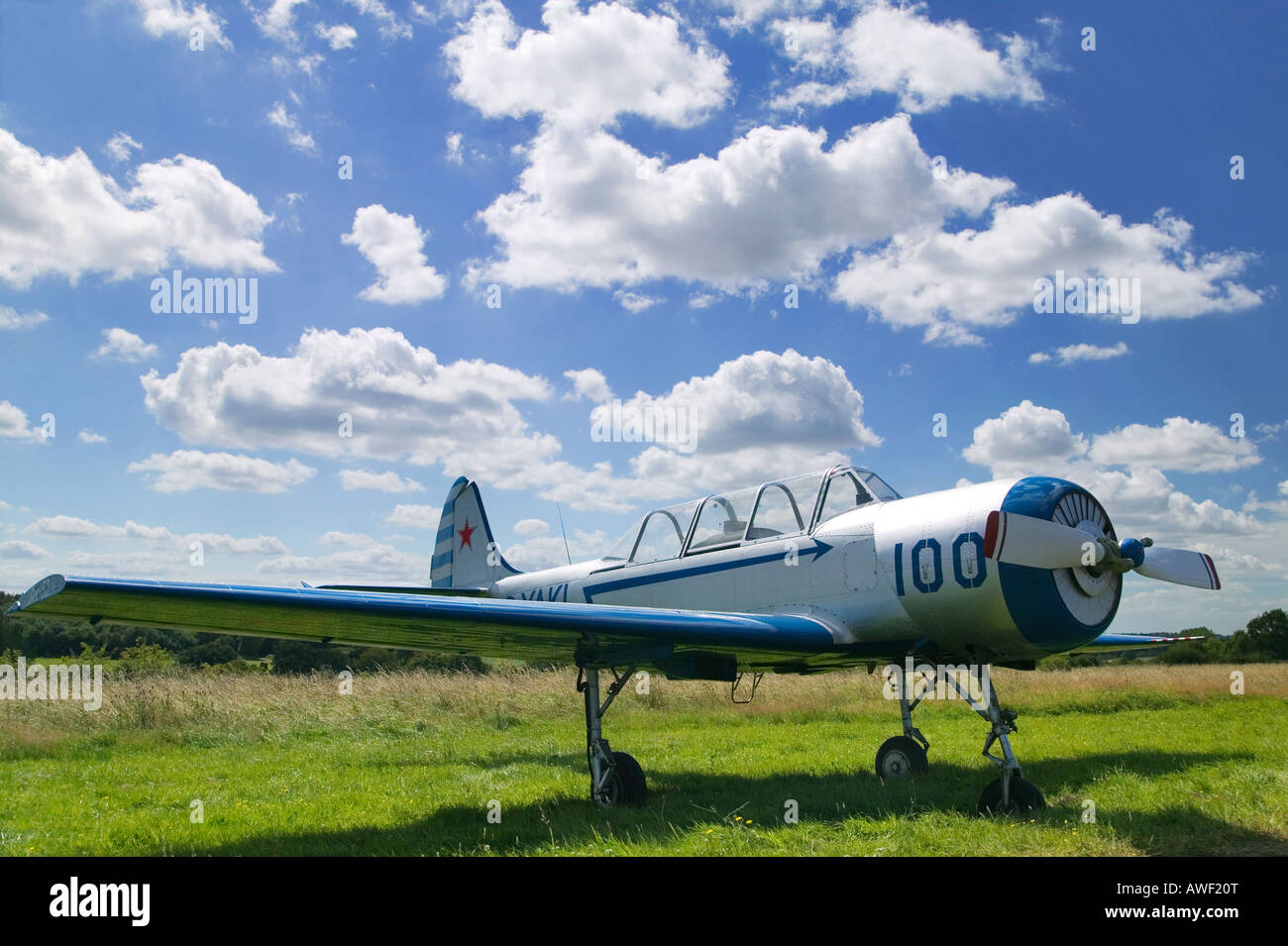 Old military aircraft hi-res stock photography and images - Alamy