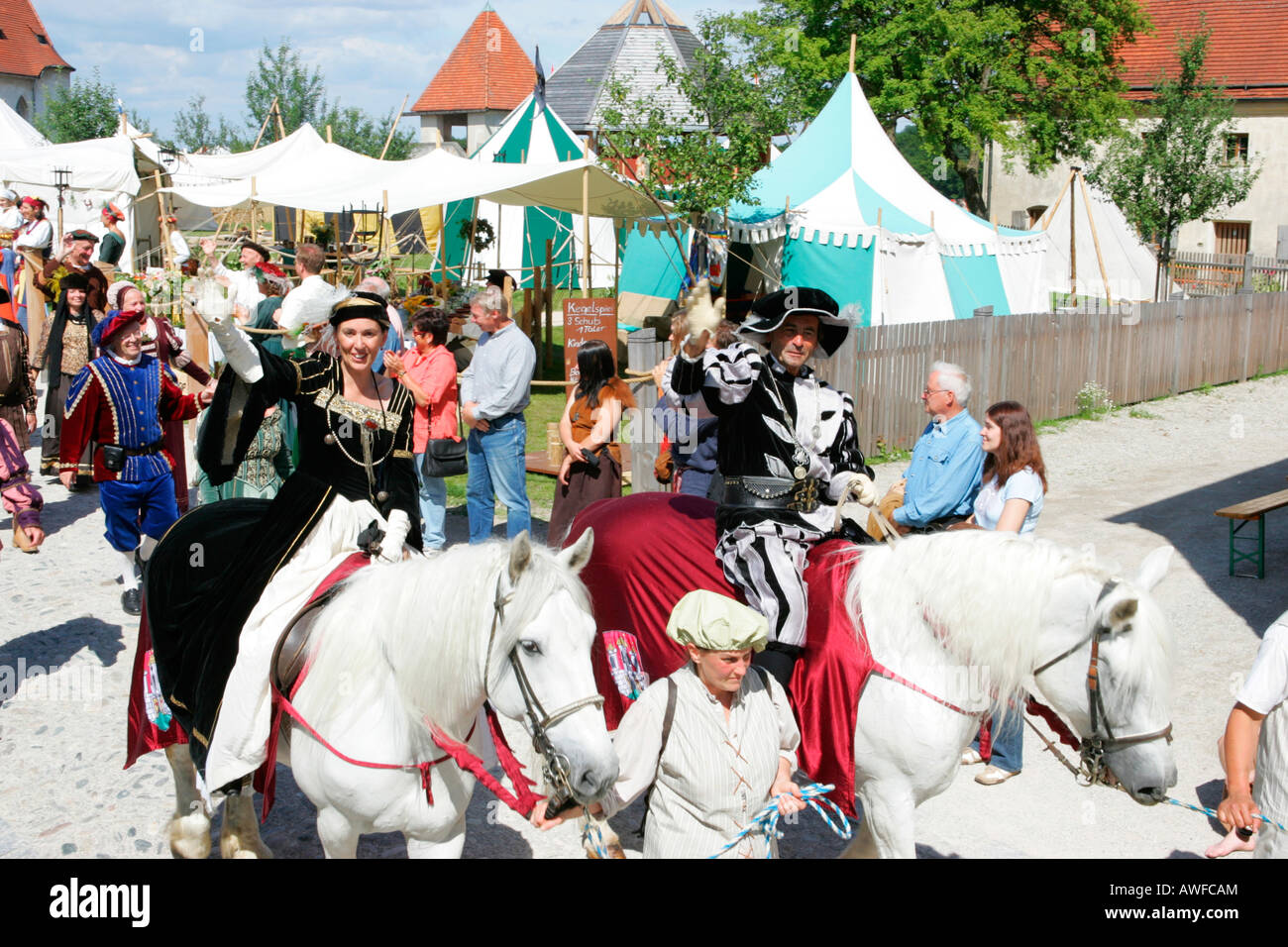 Participants dressed as a prince and princess at a medieval festival, Burghausen, Upper Bavaria, Bavaria, Germany, Europe Stock Photo