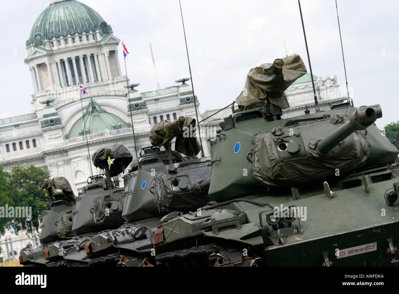 Tanks in Bangkok after the peaceful coup d'état in September 2006, Bangkok, Thailand Stock Photo