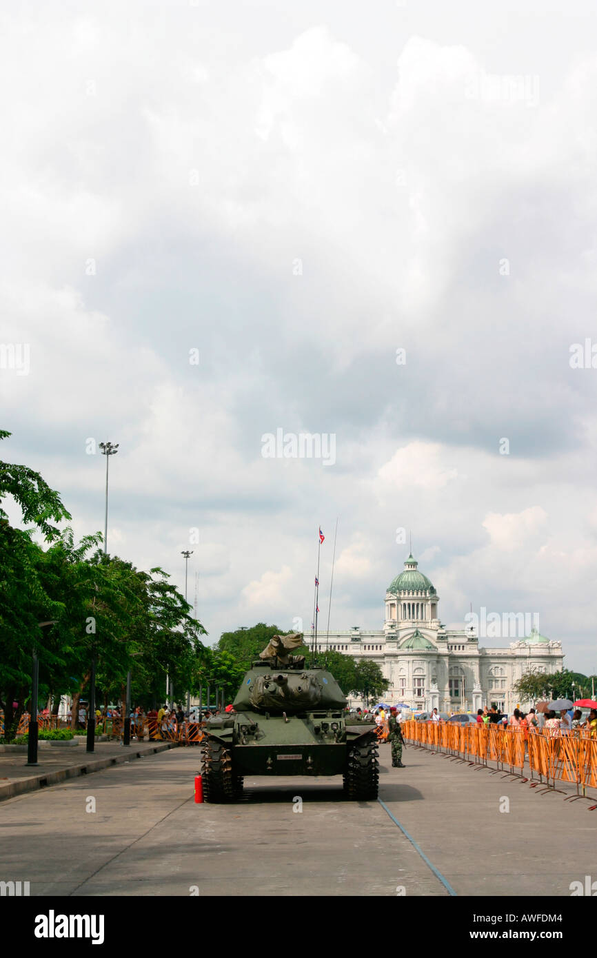 Tanks in Bangkok after the peaceful coup d'état in September 2006, Bangkok, Thailand Stock Photo
