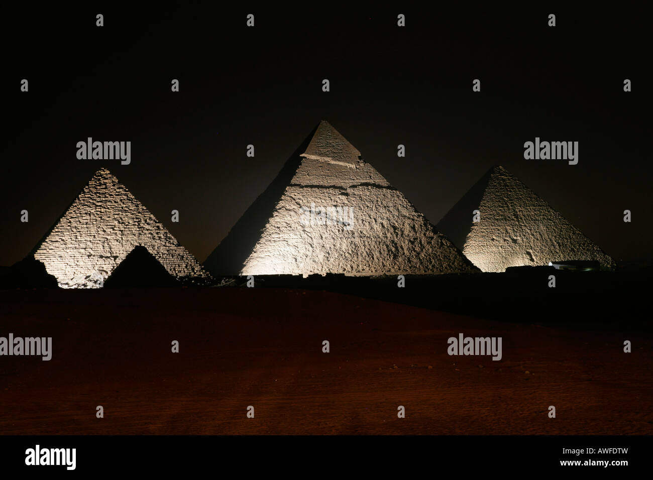 Egypt pyramid night hi-res stock photography and images - Alamy