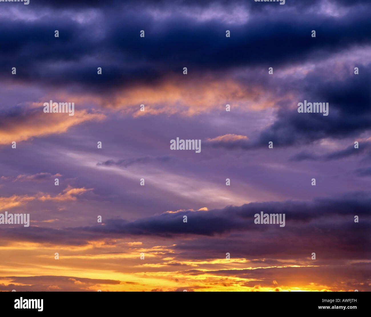 Moody cloud formations hi-res stock photography and images - Alamy