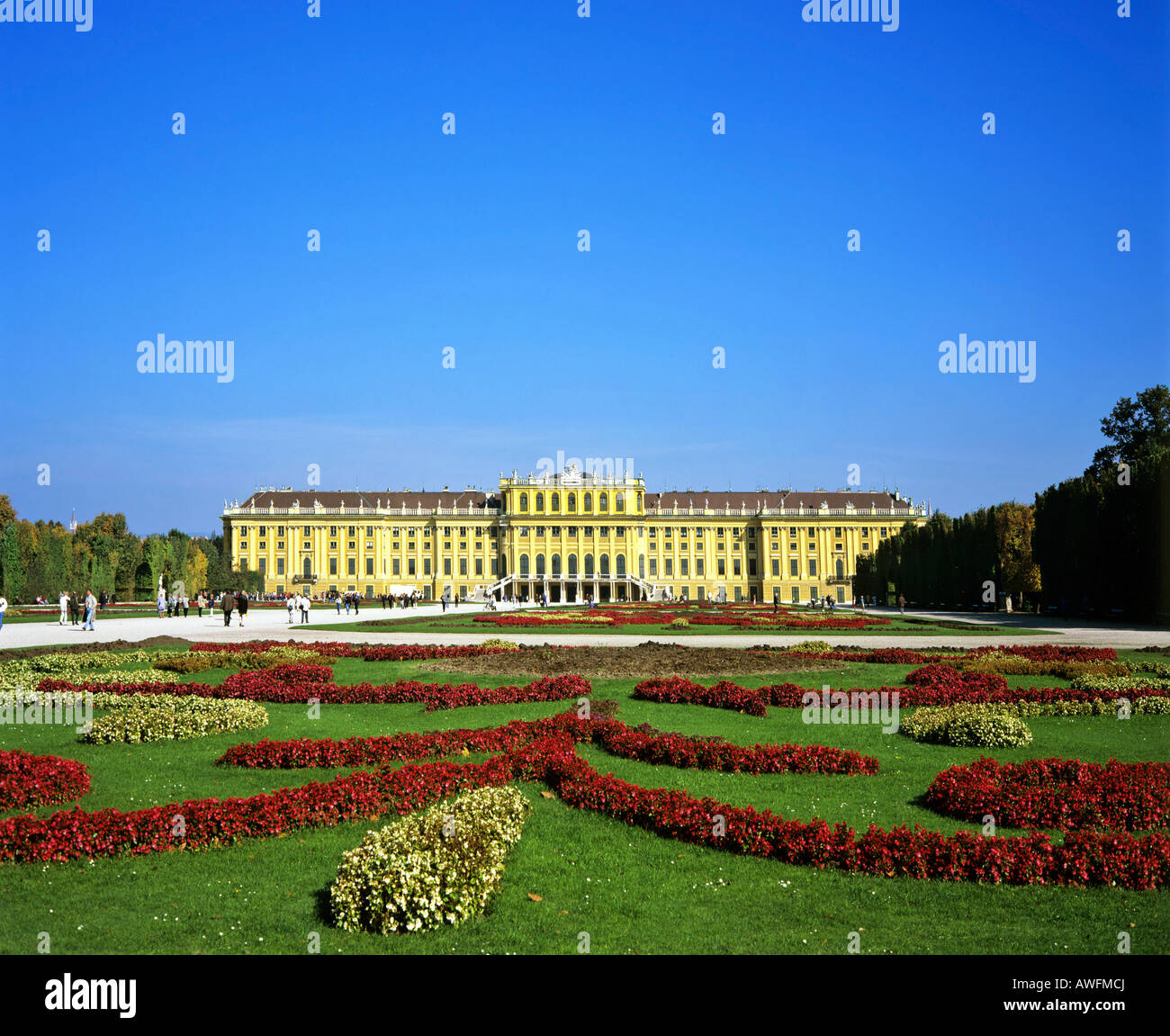 Park at Schloss Schoenbrunn (Schoenbrunn Castle), Vienna, Austria, Europe Stock Photo