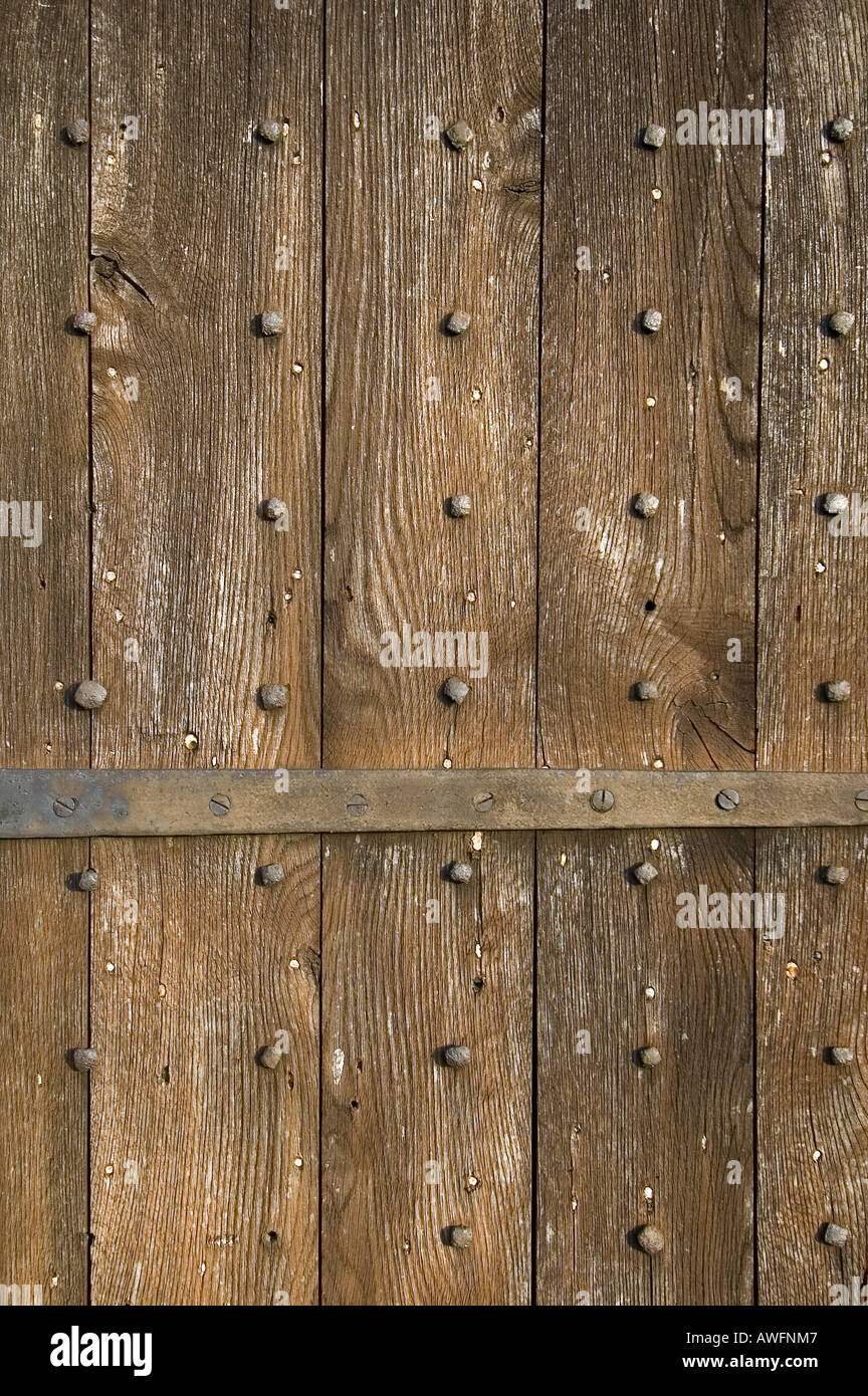 Old oak wooden studded door hi-res stock photography and images - Alamy