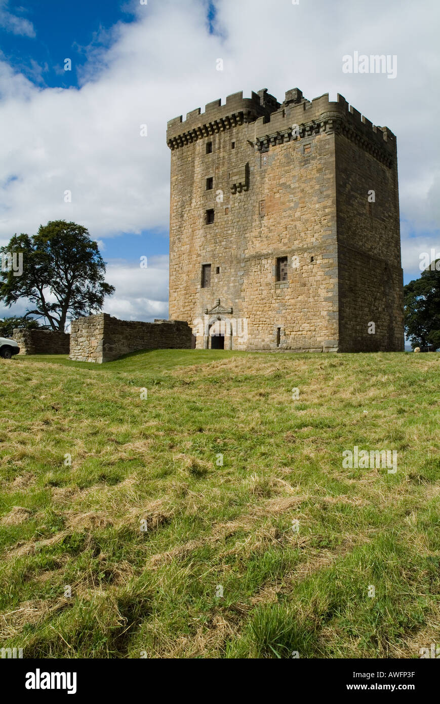 dh Clackmannan Tower CLACKMANNAN CLACKMANNAN Scotland Tower castle house Kings Seat Hill clackmannanshire Stock Photo