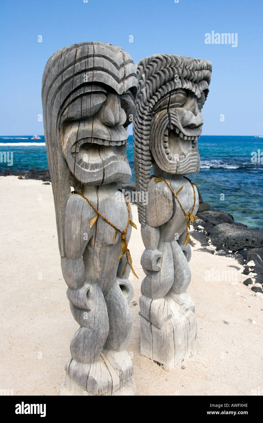 Ki'i (wooden images) Pu'uhonua o Honaunau Kona Coast Hawaii Stock Photo