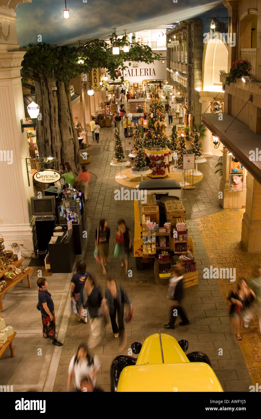 Indoor Shopping Centre Waikiki O'ahu Hawaiian Islands Stock Photo - Alamy