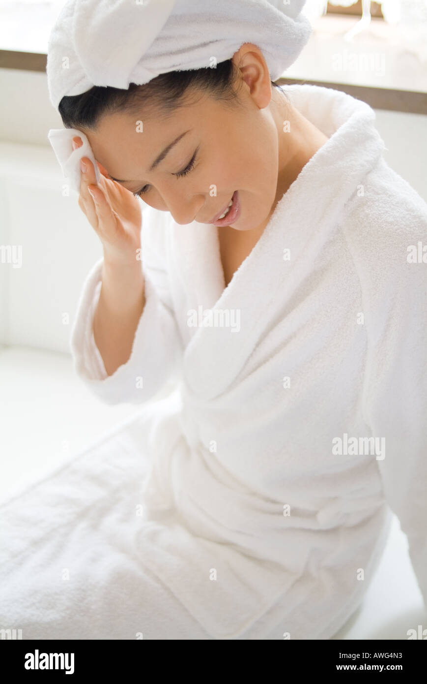 Asian woman applying cotton hi-res stock photography and images - Alamy