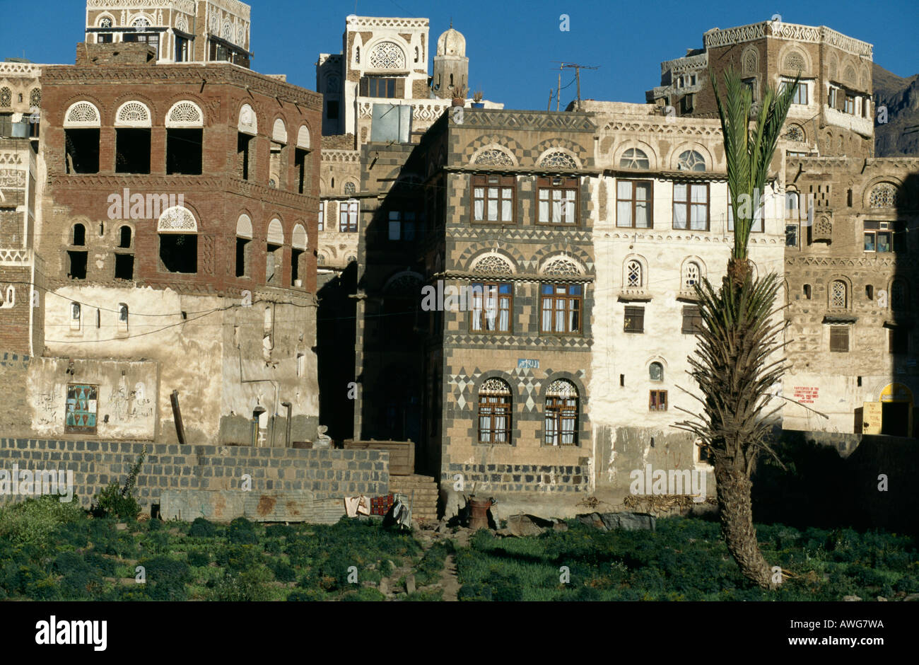 Traditional Yemeni houses in the Old City, Sana'a, Yemen Stock Photo