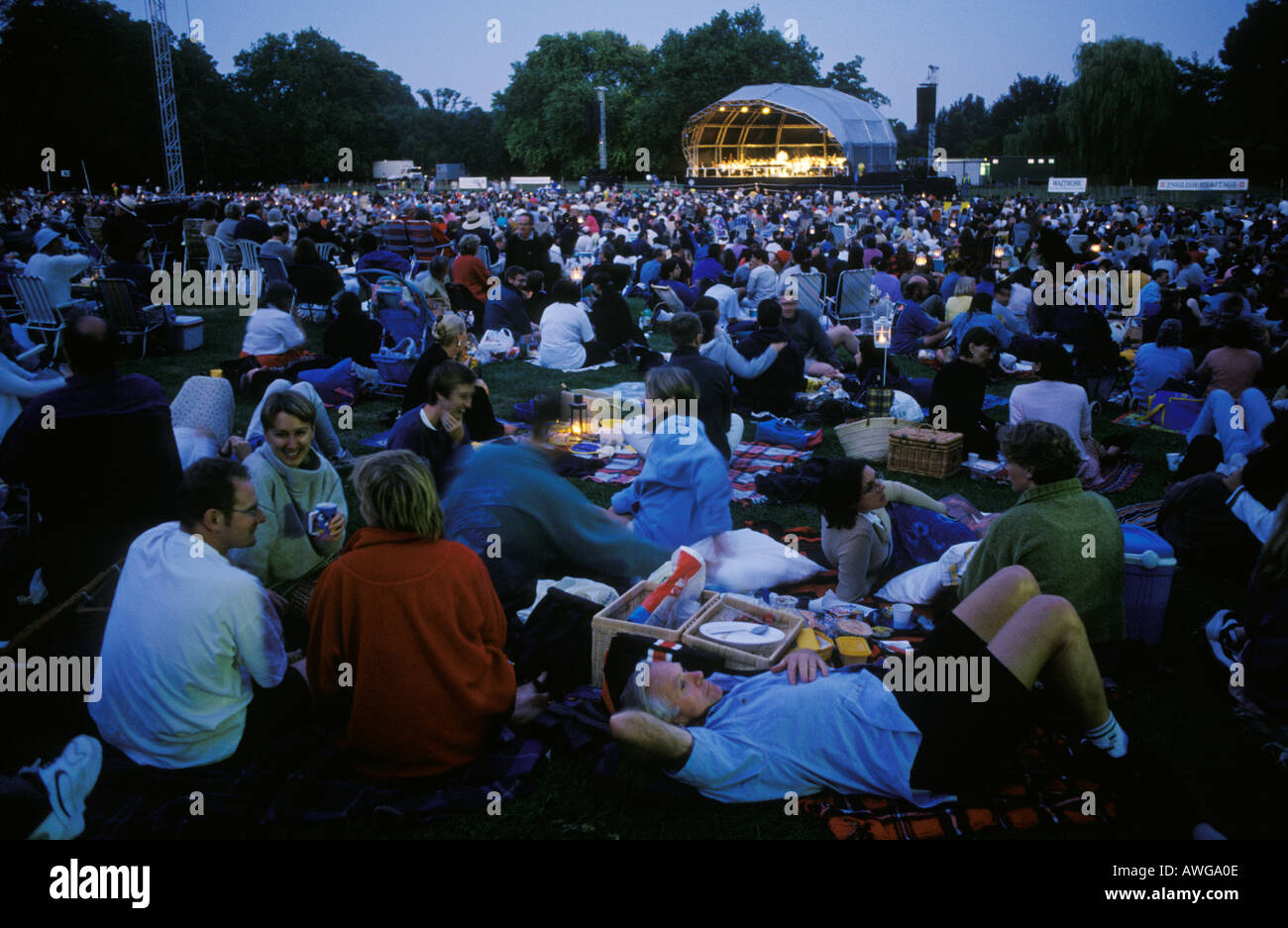 Marble Hill House Richmond Surrey open air festival concert. Open air summer classical concert at England 1990s UK. HOMER SYKES Stock Photo