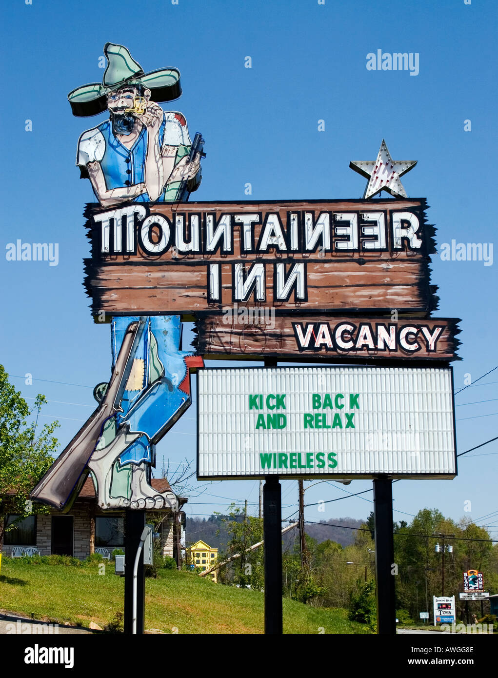 Mountaineer Inn sign at a motel located in Ashville North Carolina Stock Photo
