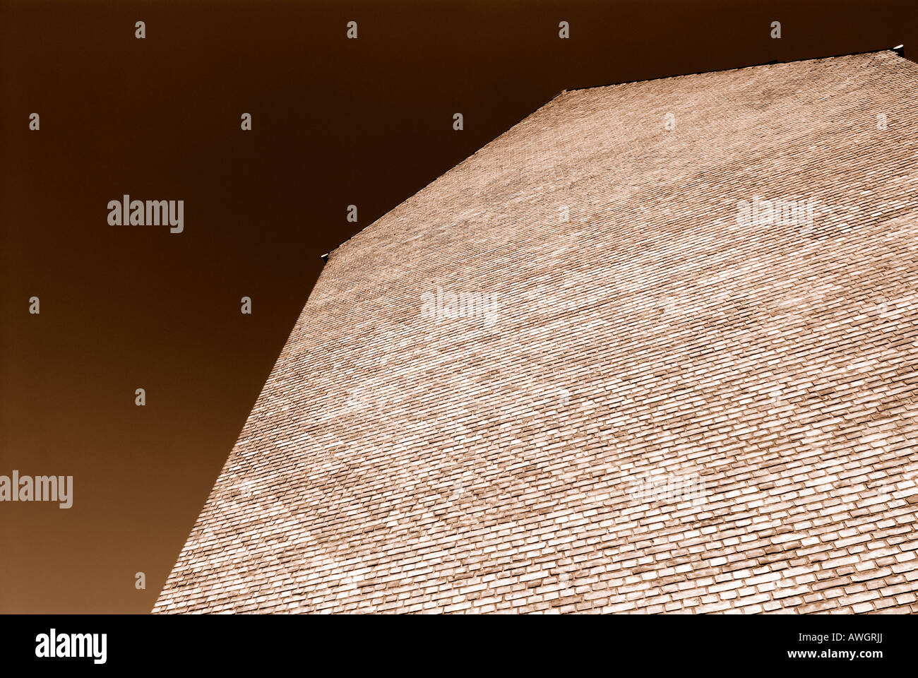 Huge brick building hi-res stock photography and images - Alamy