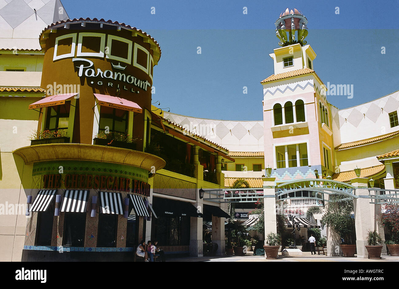 Miami Aventura Mall High-Res Stock Photo - Getty Images
