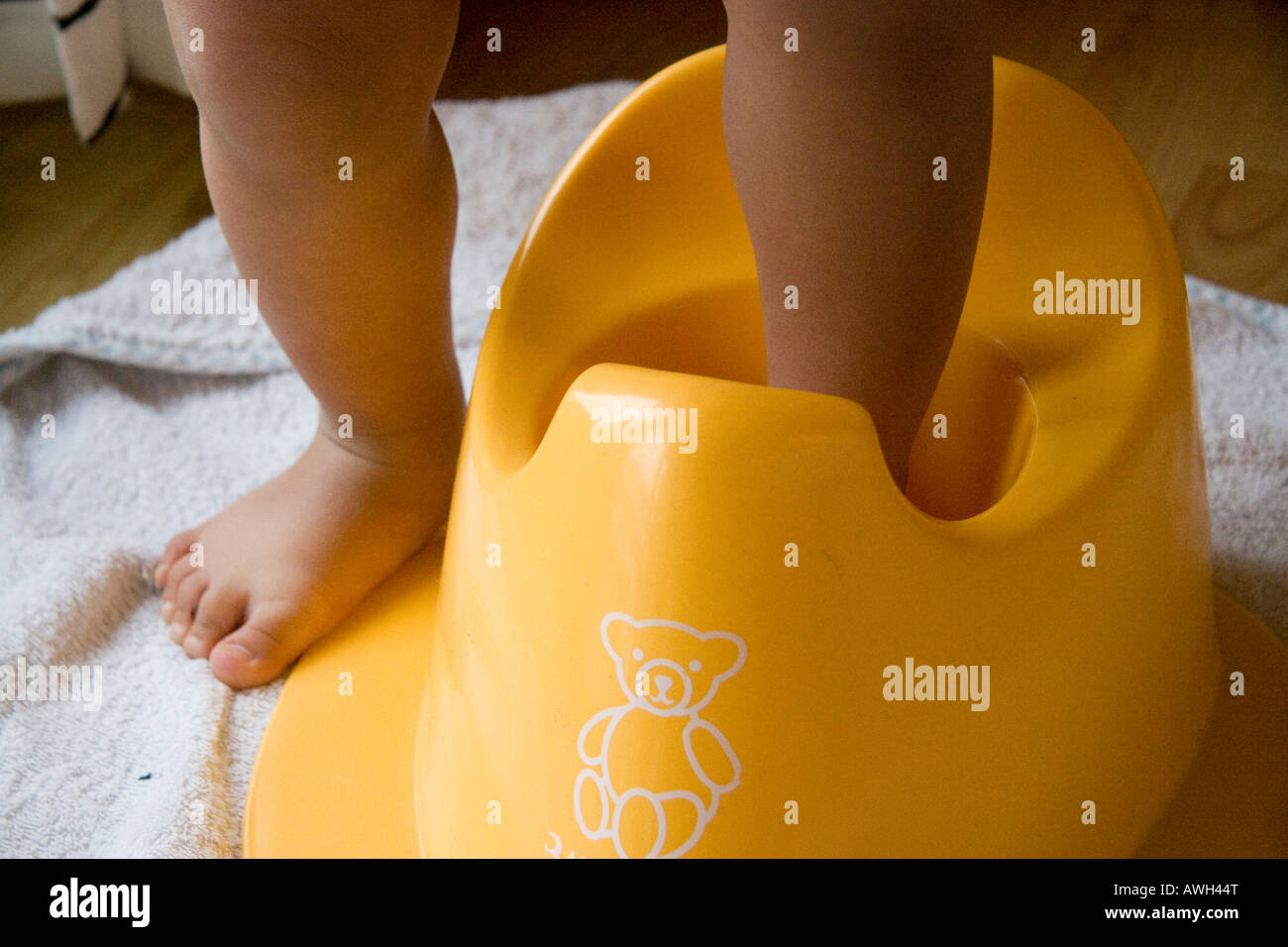 baby toilet training Stock Photo Alamy